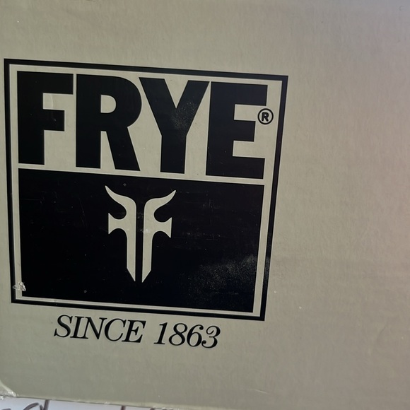 Like NEW Frye Carson Mid Heel Tab Boots - Picture 10 of 12